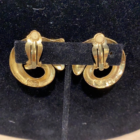 Diane Von Furstenburg clip earrings matte gold - Picture 2 of 2
